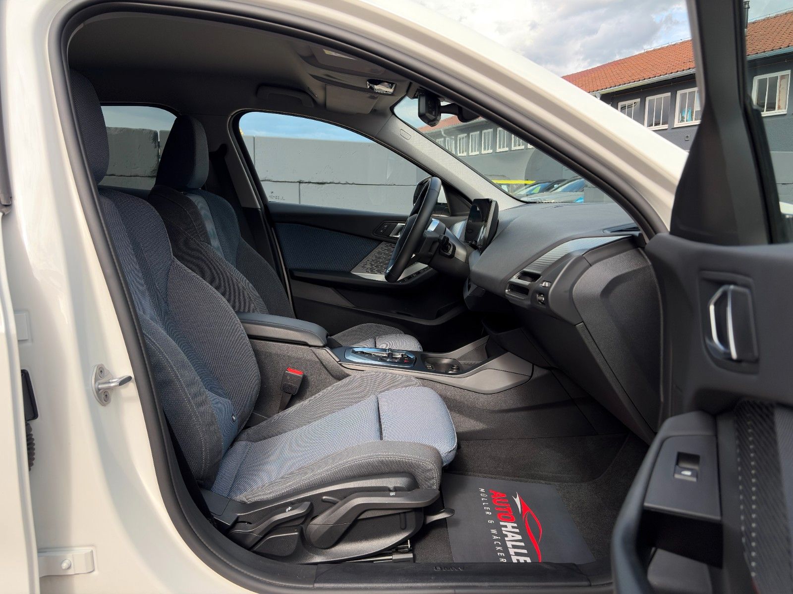 Fahrzeugabbildung BMW 120i Aut. Adap. LED CAM SHZ LHZ KZG CarPlay