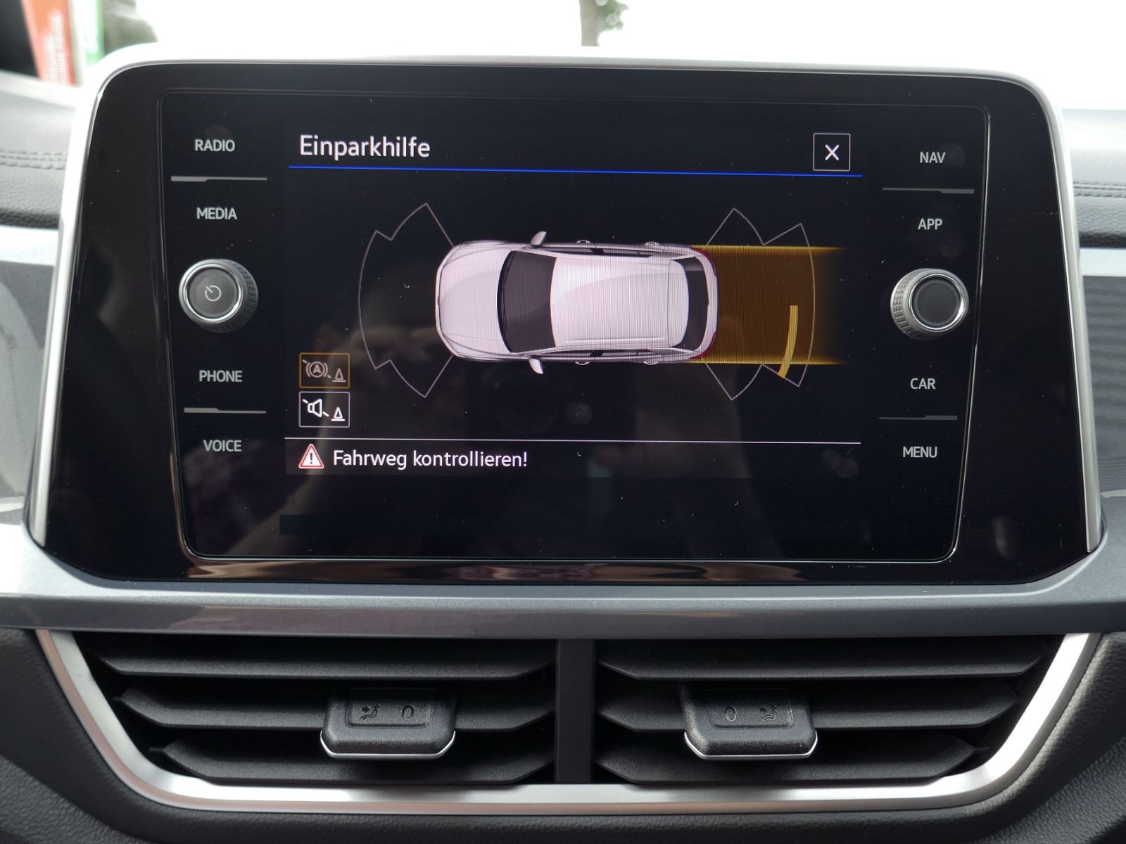 Fahrzeugabbildung Volkswagen T-Roc Style 1.5 TSI DSG | LED AHK PDC ACC