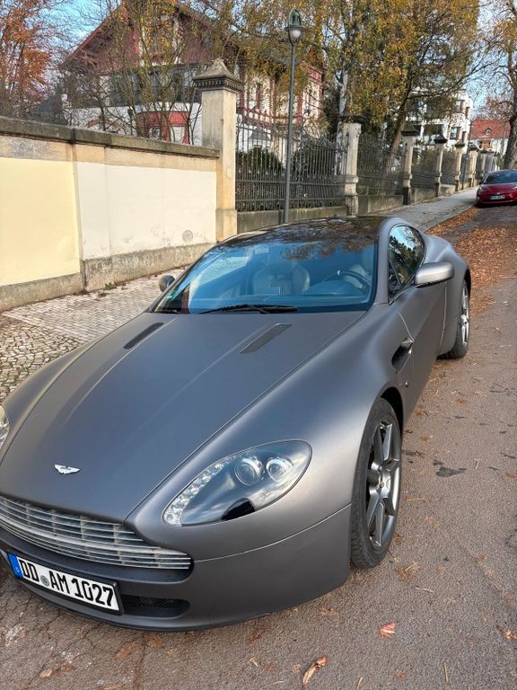 Aston Martin V8 Vantage