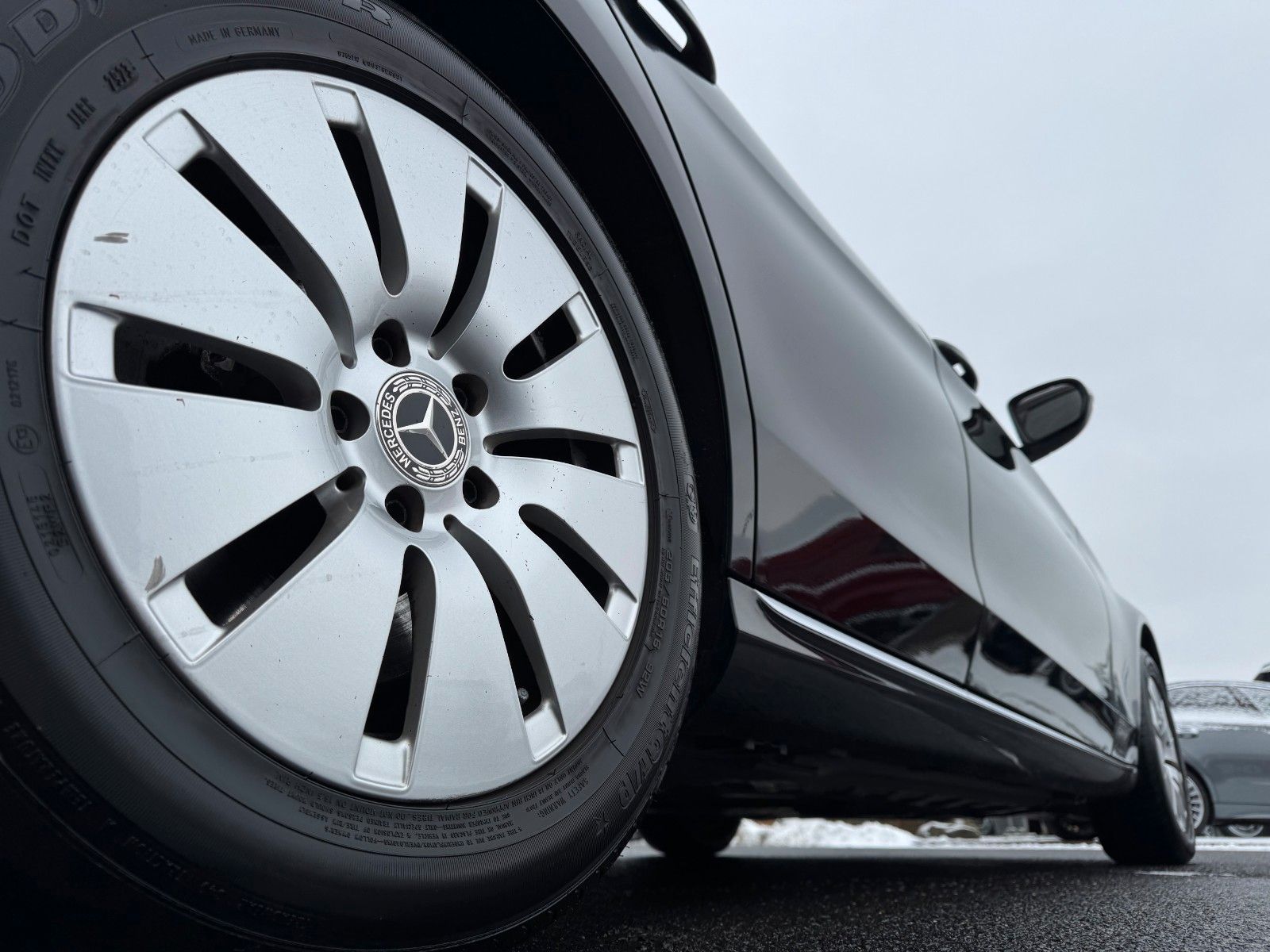 Fahrzeugabbildung Mercedes-Benz C 200d T LED+EasyPack+CarPlay+SHZ+Navi+