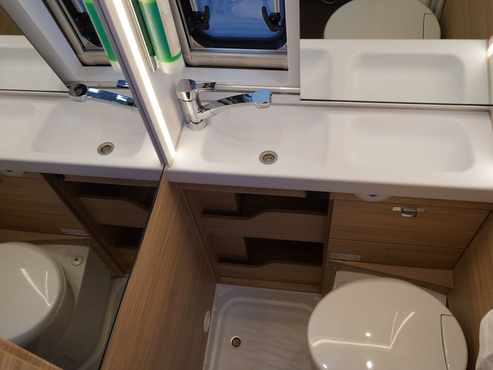 Fahrzeugabbildung Knaus BOXLIFE PRO / 540 ROAD Aufstelldach/Markise