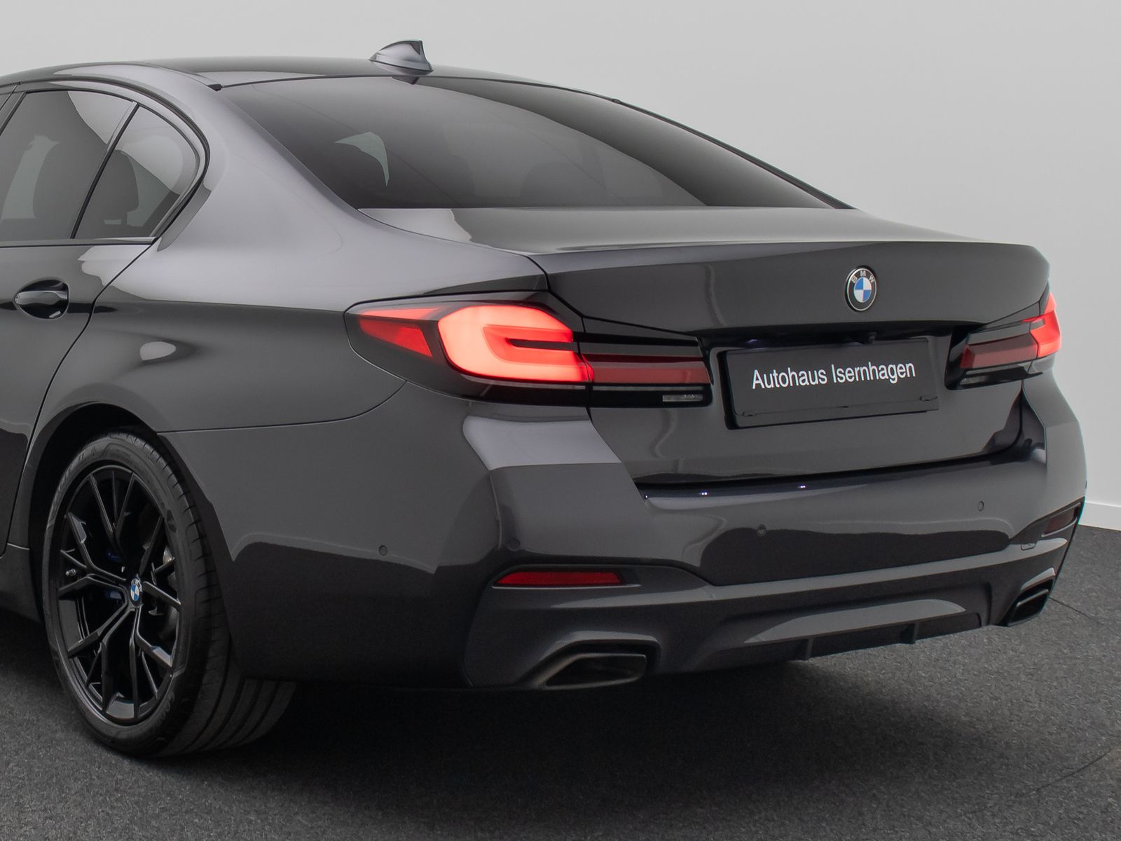 Fahrzeugabbildung BMW 540d xD M Sport Laser Kamera HUD DAB HiFi Komfor