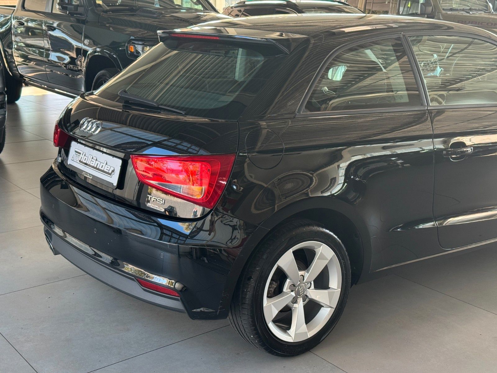 Fahrzeugabbildung Audi A1 1.4 TFSI sport   "Klimaautomatik Sitzheizung"