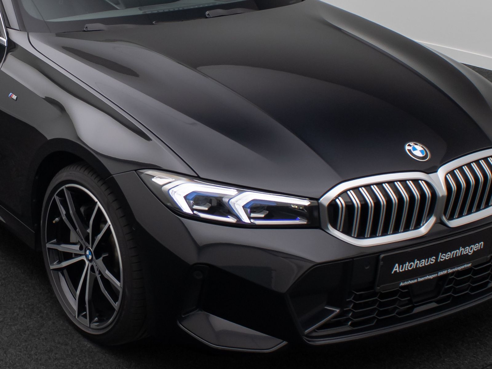 Fahrzeugabbildung BMW 330d xD M Sport DAB Kamera HUD Panorama HiFi 19"