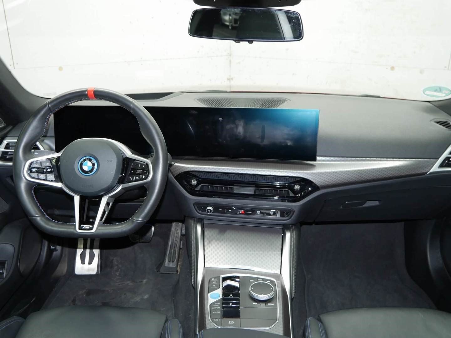 Fahrzeugeinzelansicht 12 Fahrzeugabbildung BMW i4 M50 |Glasdach |Harman Kardon |M Sportsitze