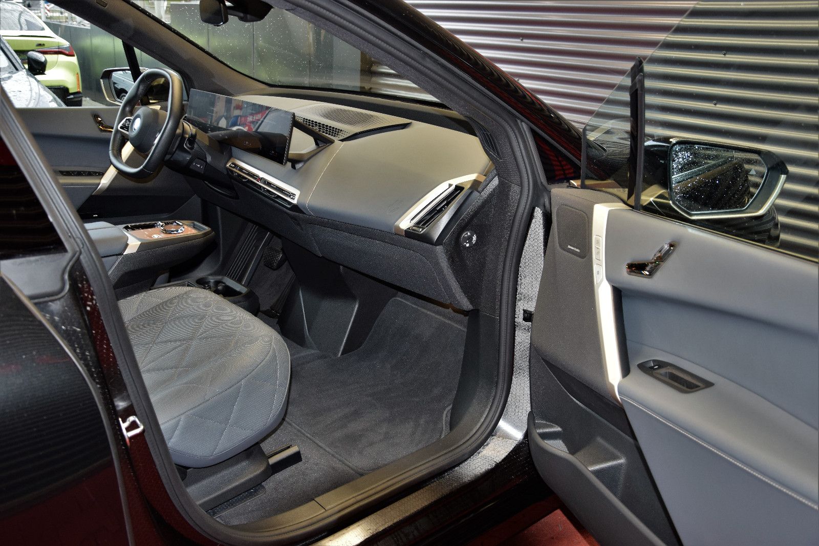 Fahrzeugabbildung BMW iX40 xDr. Sport Pano/SkyLounge AHK h/k Laser 22"