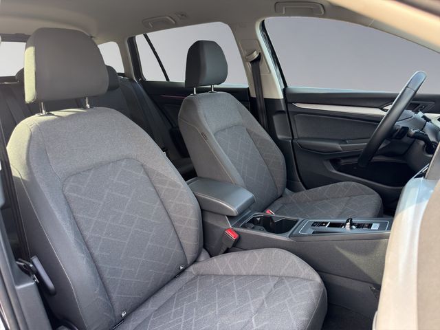 Golf VIII Variant 2.0 TDI Life DSG AHK ACC LED