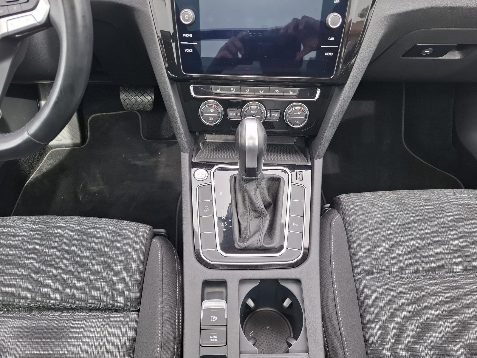Fahrzeugabbildung Volkswagen Passat 2.0 TDI Business DSG PANO*AHK*ACC*KAMERA