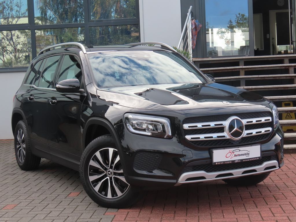 Image of Mercedes-Benz GLB 220