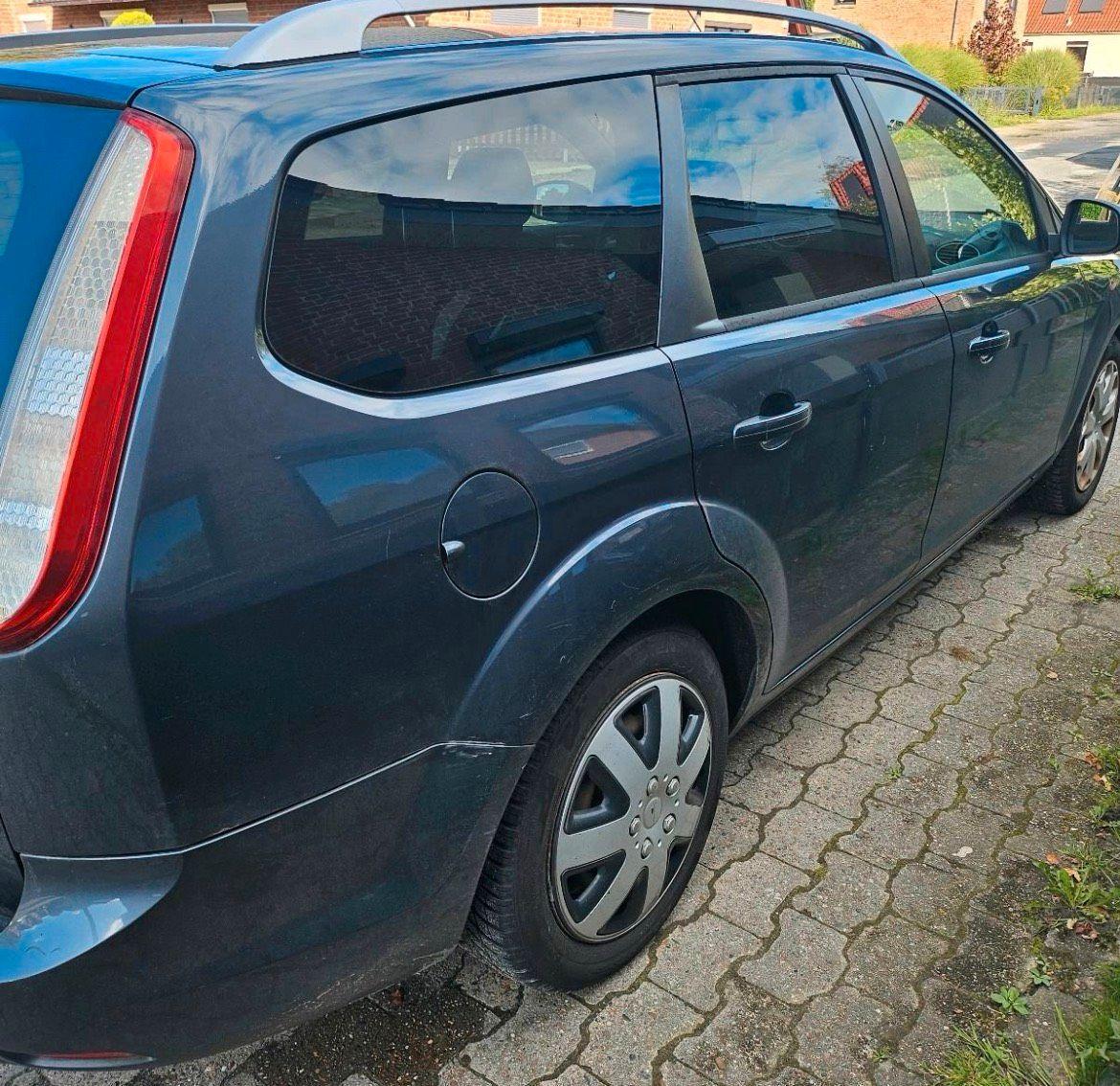 Ford Focus 2010 — engine 110 HP (81kW)