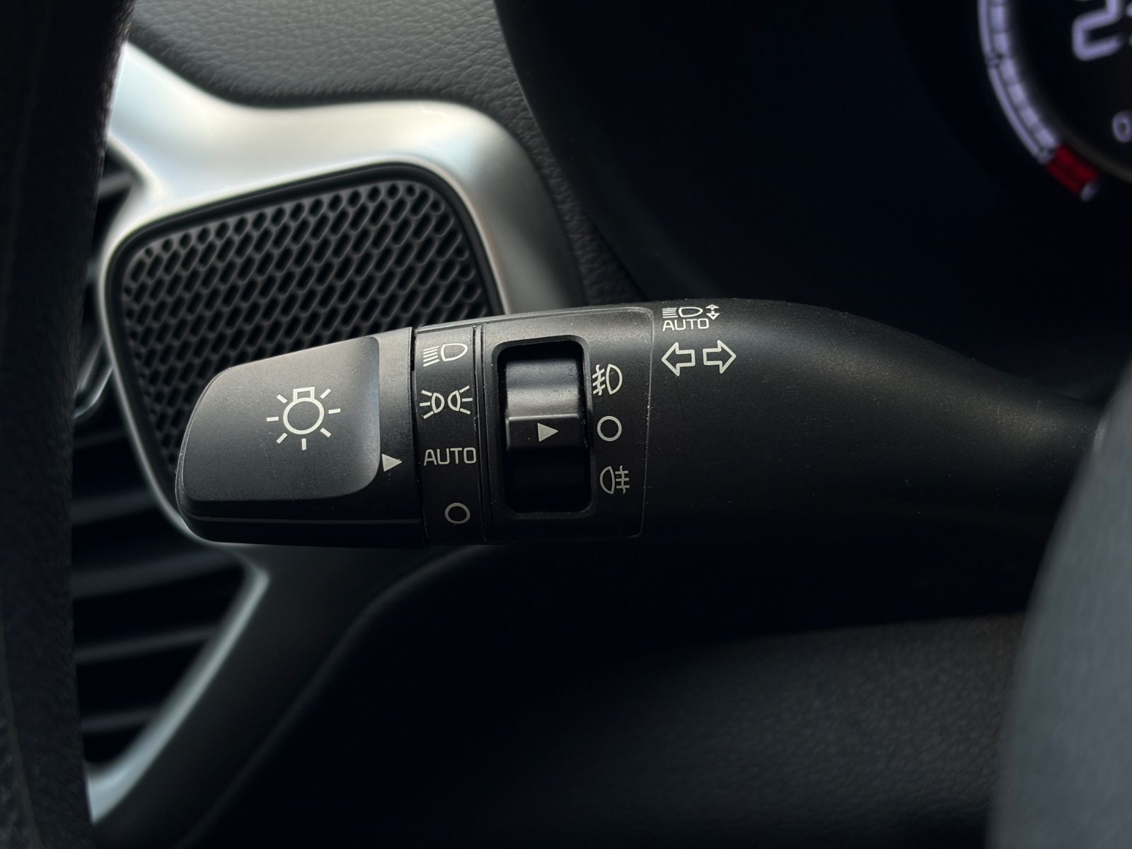 Fahrzeugabbildung Kia e-Soul Edition 39kW LED ACC LKA Kamera CarPlay
