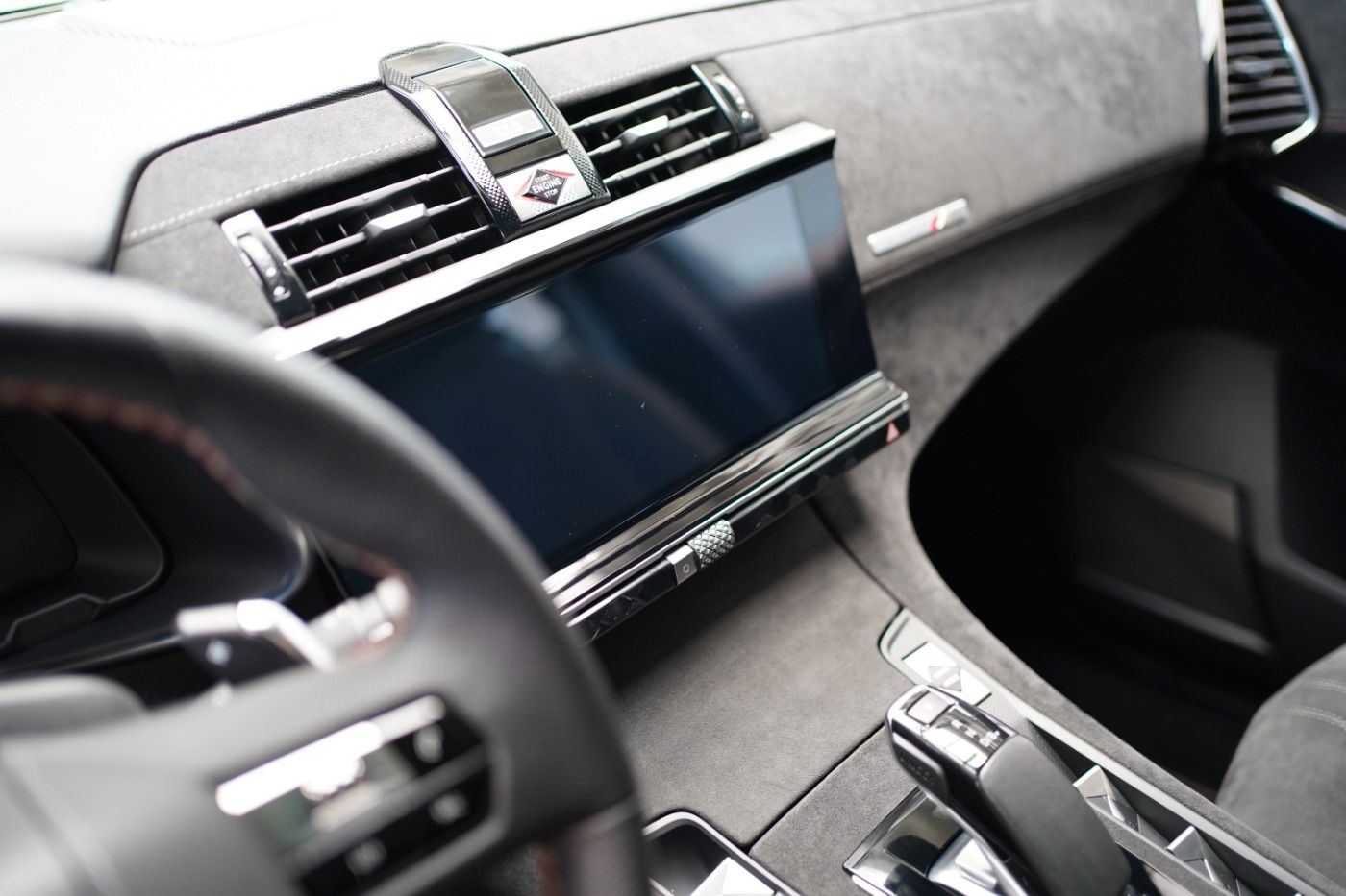 Fahrzeugabbildung DS Automobiles DS7 Crossback E-Tense 225 Performance Line+