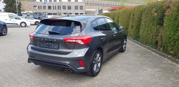 Fahrzeugabbildung Ford Focus Lim. ST-Line