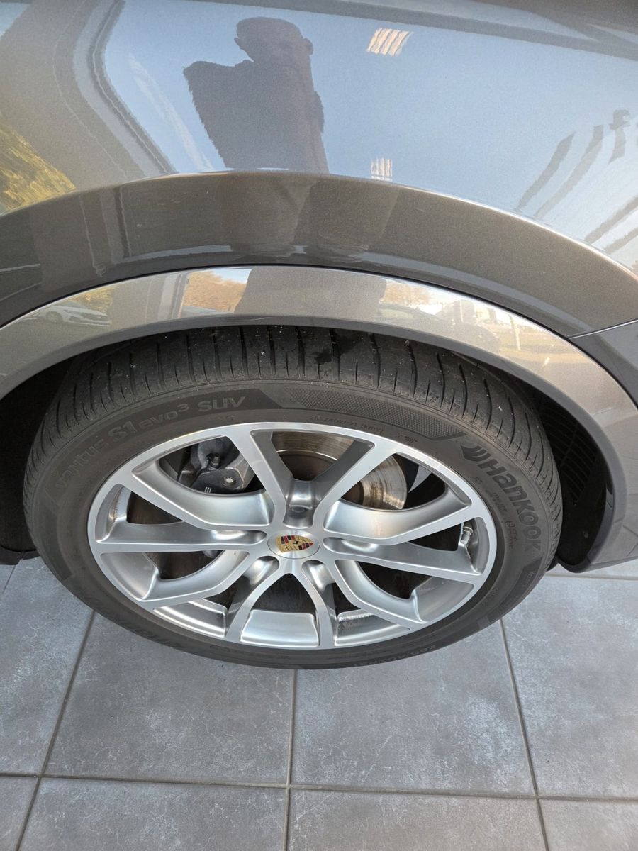 Fahrzeugabbildung Porsche Cayenne,Panodach/Luft/AHK,21 Zoll/Standh.