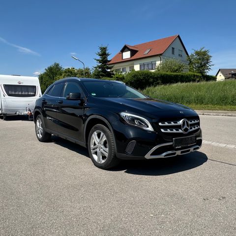 MERCEDES-BENZ GLA 220d 4Matic Urban-Navi-SZH-PDC-Rückfahrkamer