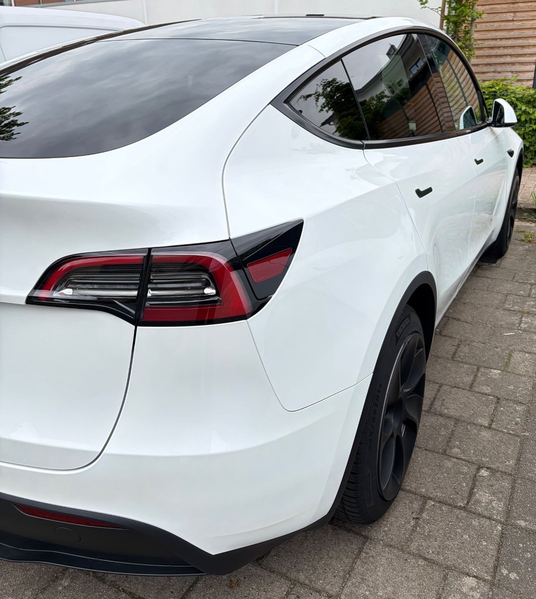 Tesla Model Y SR RWD Weiße Innenausstattung foto 5