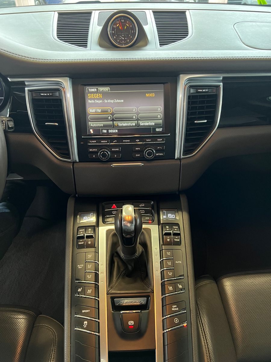 Fahrzeugabbildung Porsche Macan S *SITZBELÜFTUNG*PANORAMADACH*