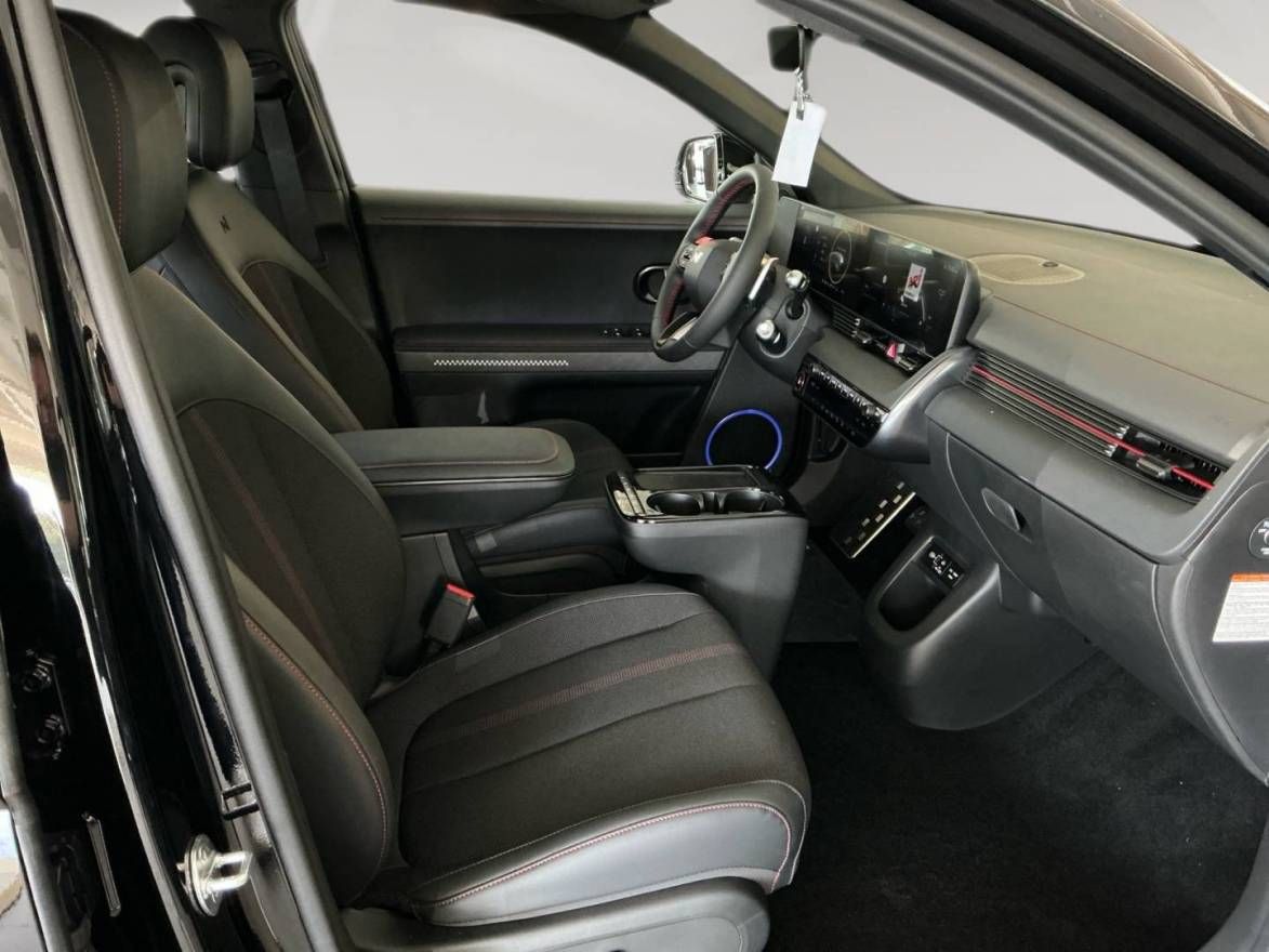 Fahrzeugabbildung Hyundai IONIQ 5 84 kWh Allrad (325 PS) N Line Park-Paket