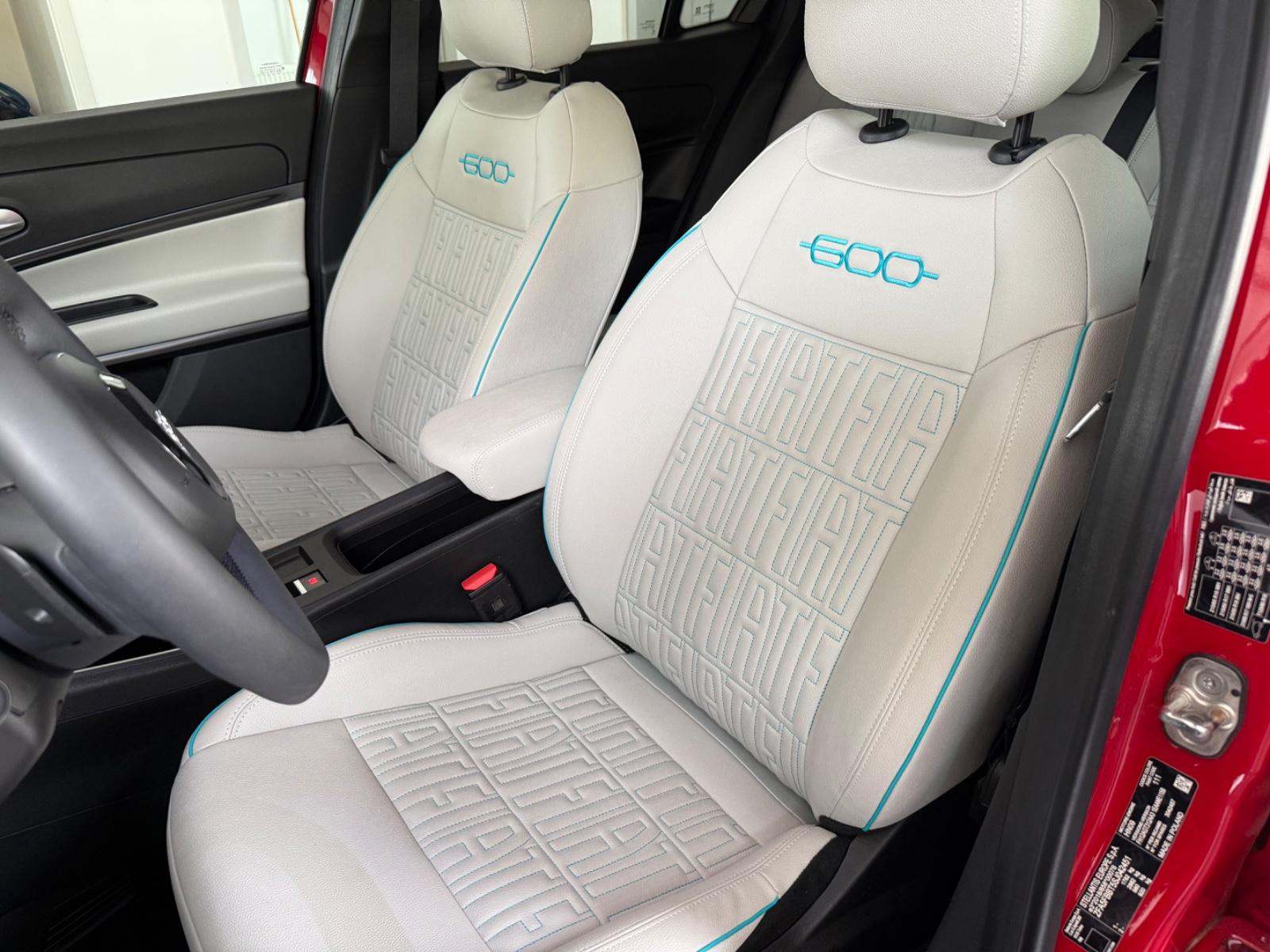 Fiat 600 Hybrid La Prima
