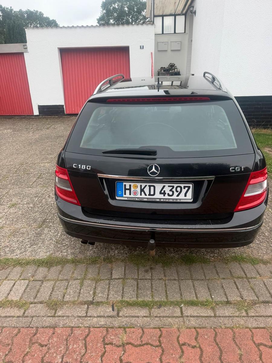 Mercedes-Benz C180 2010 — rear view