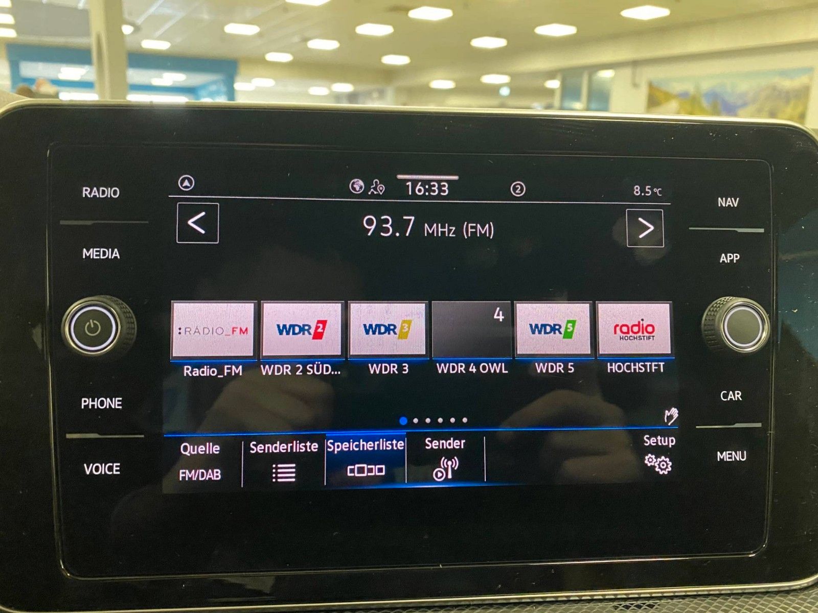 Fahrzeugabbildung Volkswagen T-Cross 1.0 TSI DSG R-Line+NAVIGATION+MATRIX+ACC