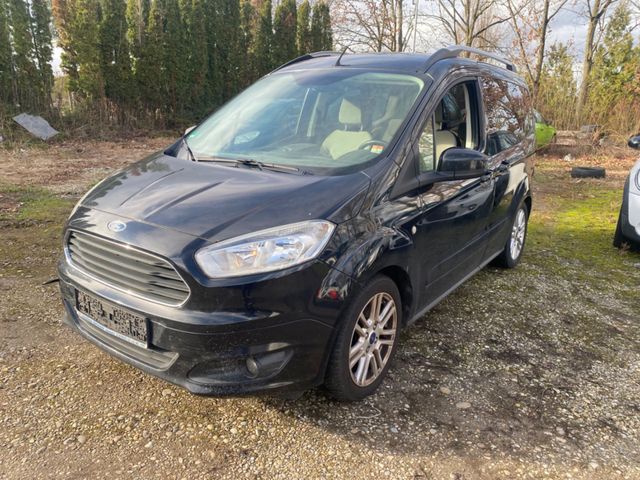 Ford Tourneo Courier Titanium