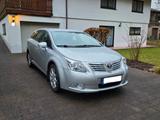 Toyota Avensis Kombi 2.2 D-4D / D-CAT Automatik Sol  - Toyota Avensis mit Diesel-Antrieb: Kombi, Automatik
