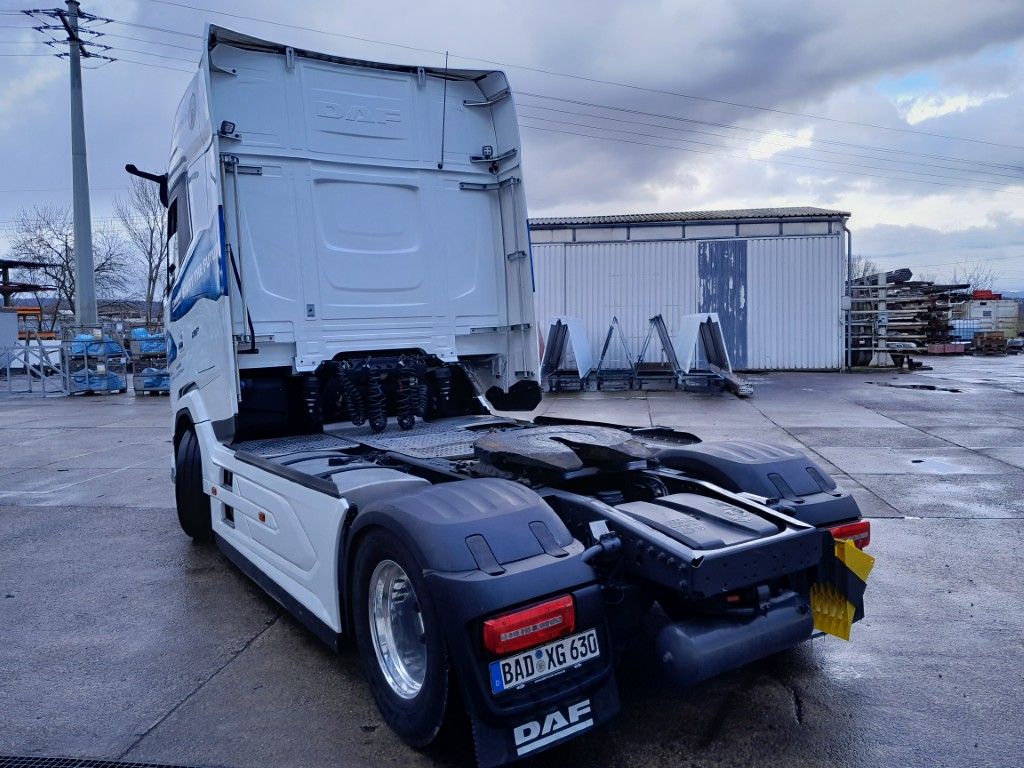 Fahrzeugabbildung DAF FT XG+ 530