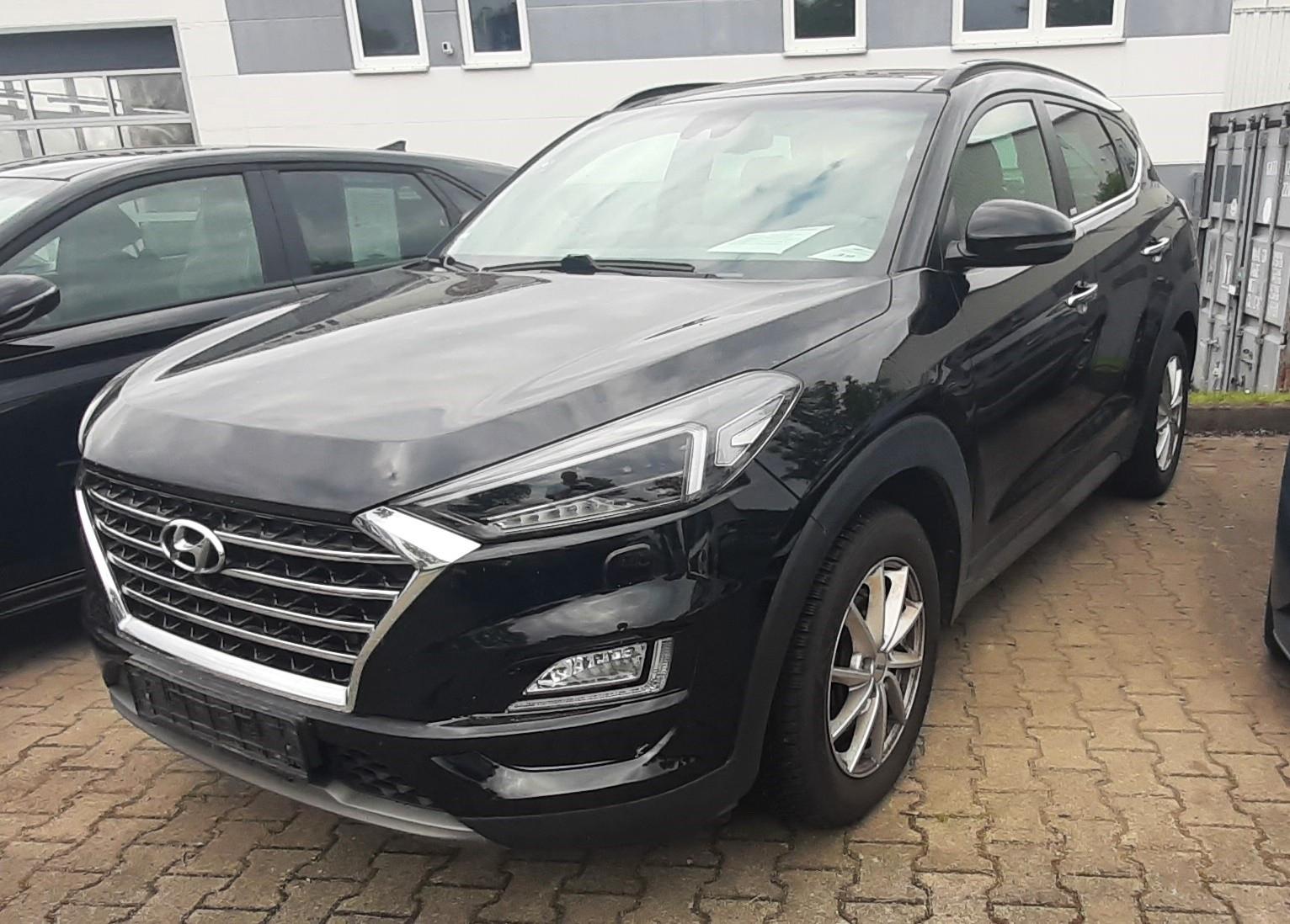 Hyundai Tucson Premium 2WD Winterräder Pano