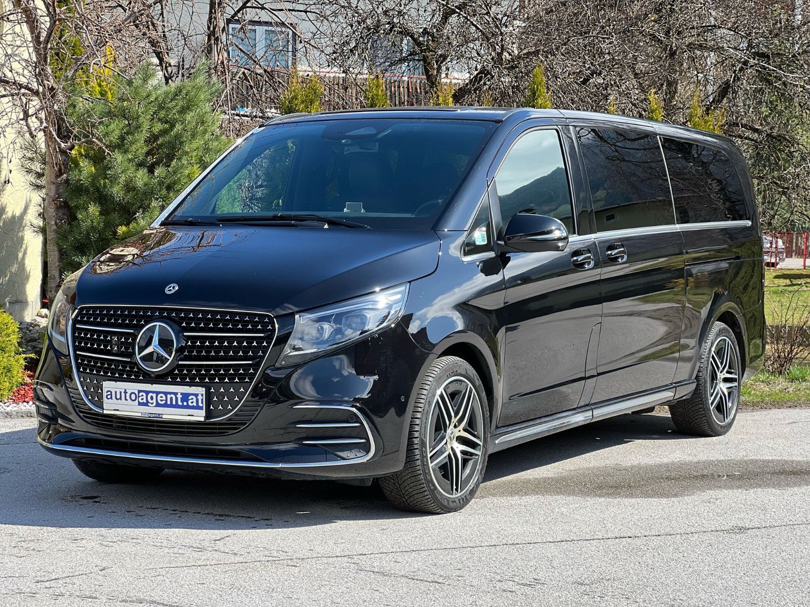 MERCEDES-BENZ V 300d 4matic AMG extralang 8 Sitzer STHZ Burmes