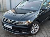 Volkswagen Tiguan 2.0 TDI DSG 4Motion*AHK*Pano*StHz*NAV*RFK - Volkswagen Tiguan: Standheizung