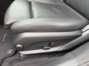Mercedes E 220 - 11