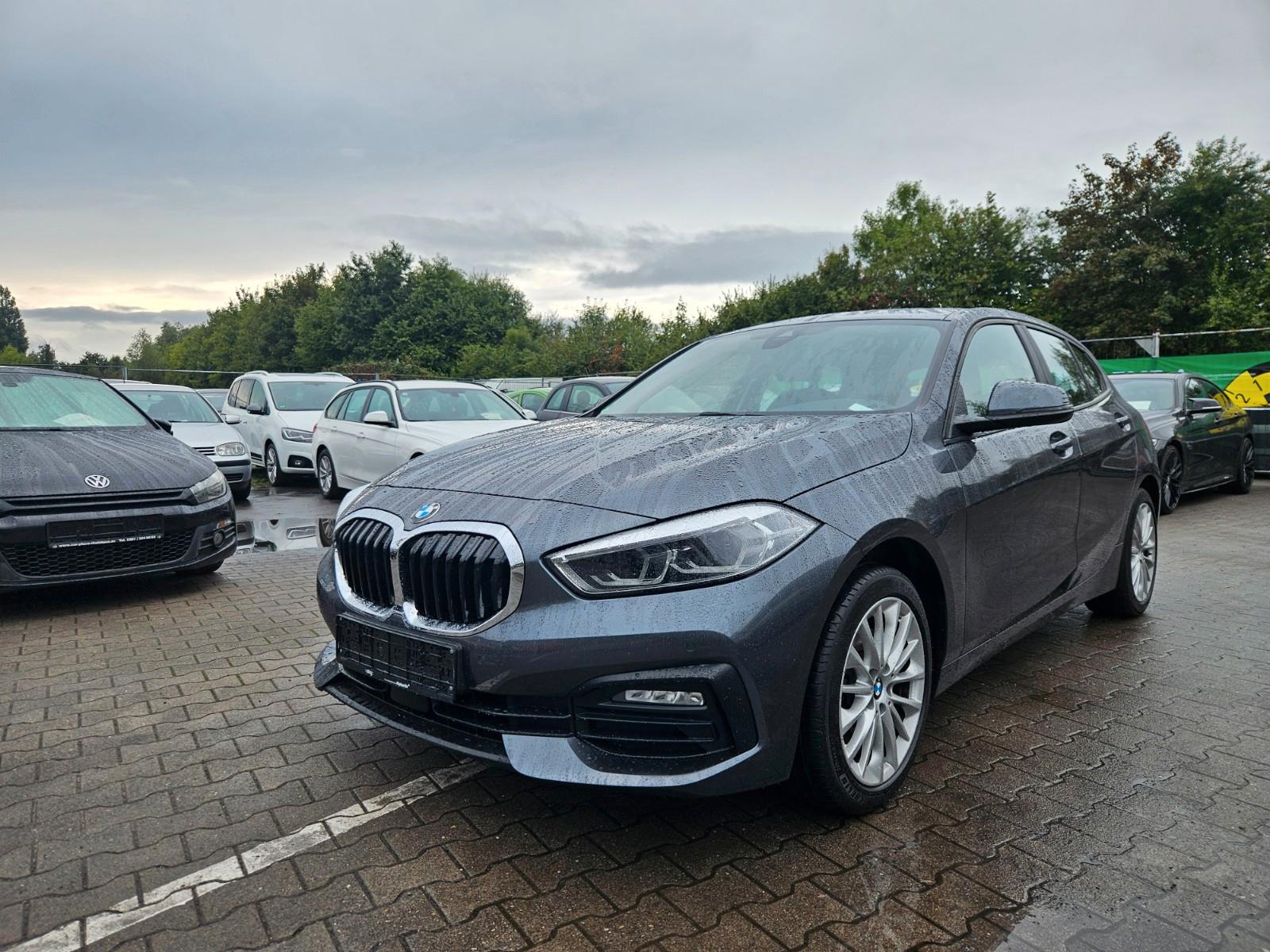 BMW 118i 100KW AUTOMATIK*SITZHZ*NAVI*PDC*ALU*