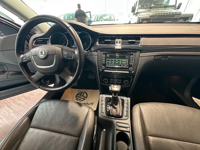 Fahrzeugabbildung Skoda Superb Combi Laurin & Klement*PANO*STANDHZG.*1.H