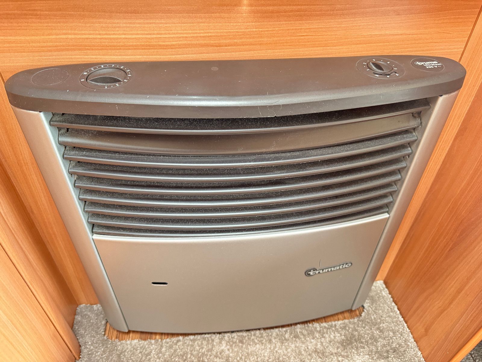 Fahrzeugabbildung Hobby 545 KMF DE LUXE SAT TV MOVER RUNDSITZGRUPPE