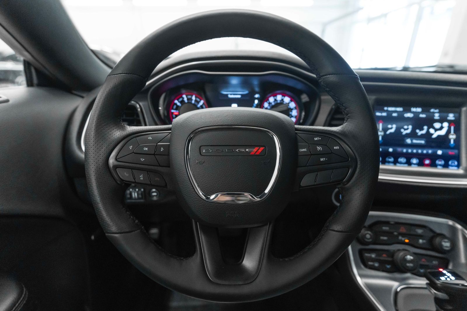 Fahrzeugabbildung Dodge Challenger 3,6L SXT ALPINE KAM CARPLAY M+S