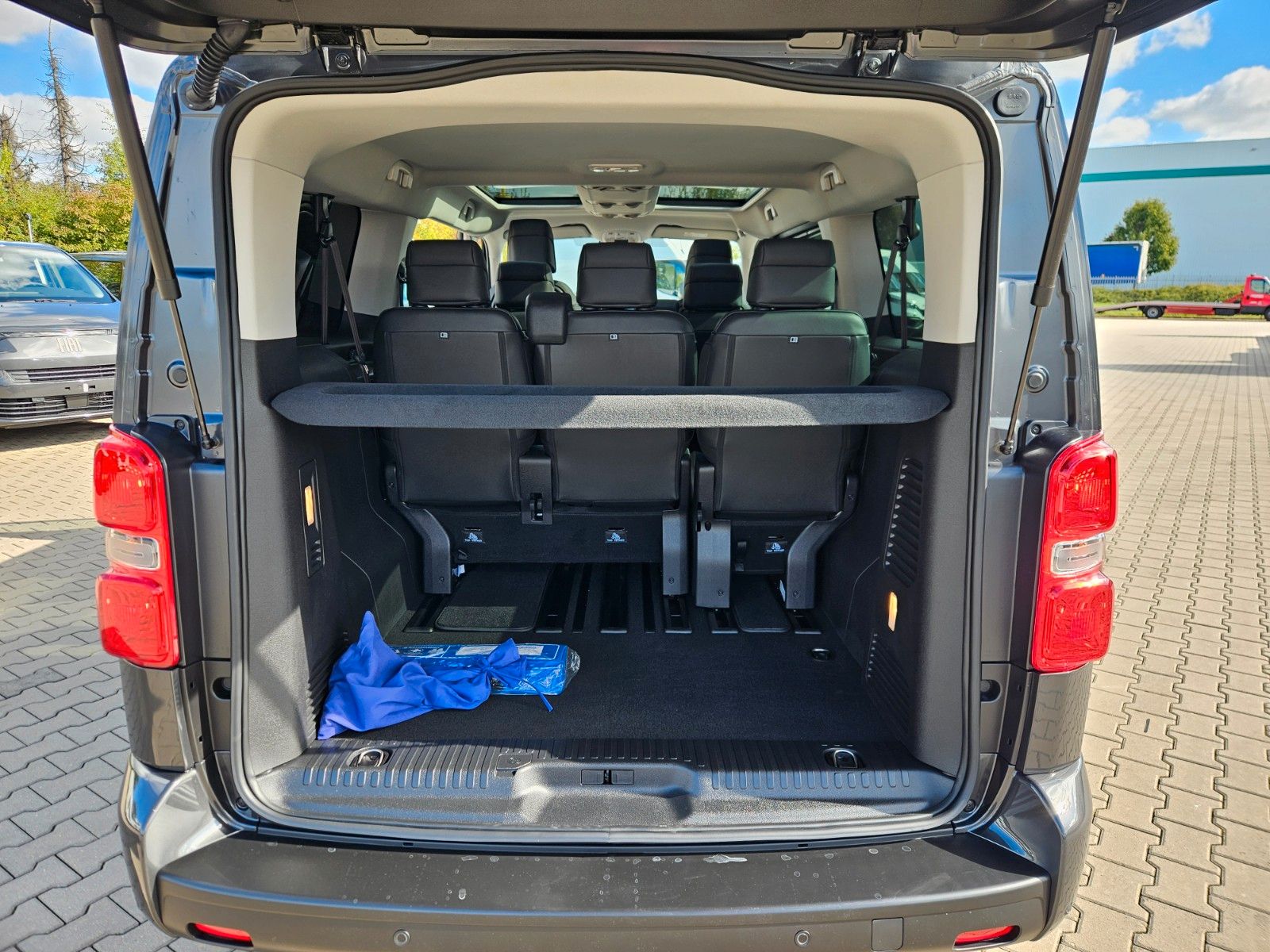 Fahrzeugabbildung Fiat Ulysse 180 BlueHDi L3 Top