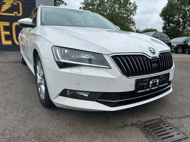 Skoda Superb Combi Style*Navi*BI-Xenon*PDC