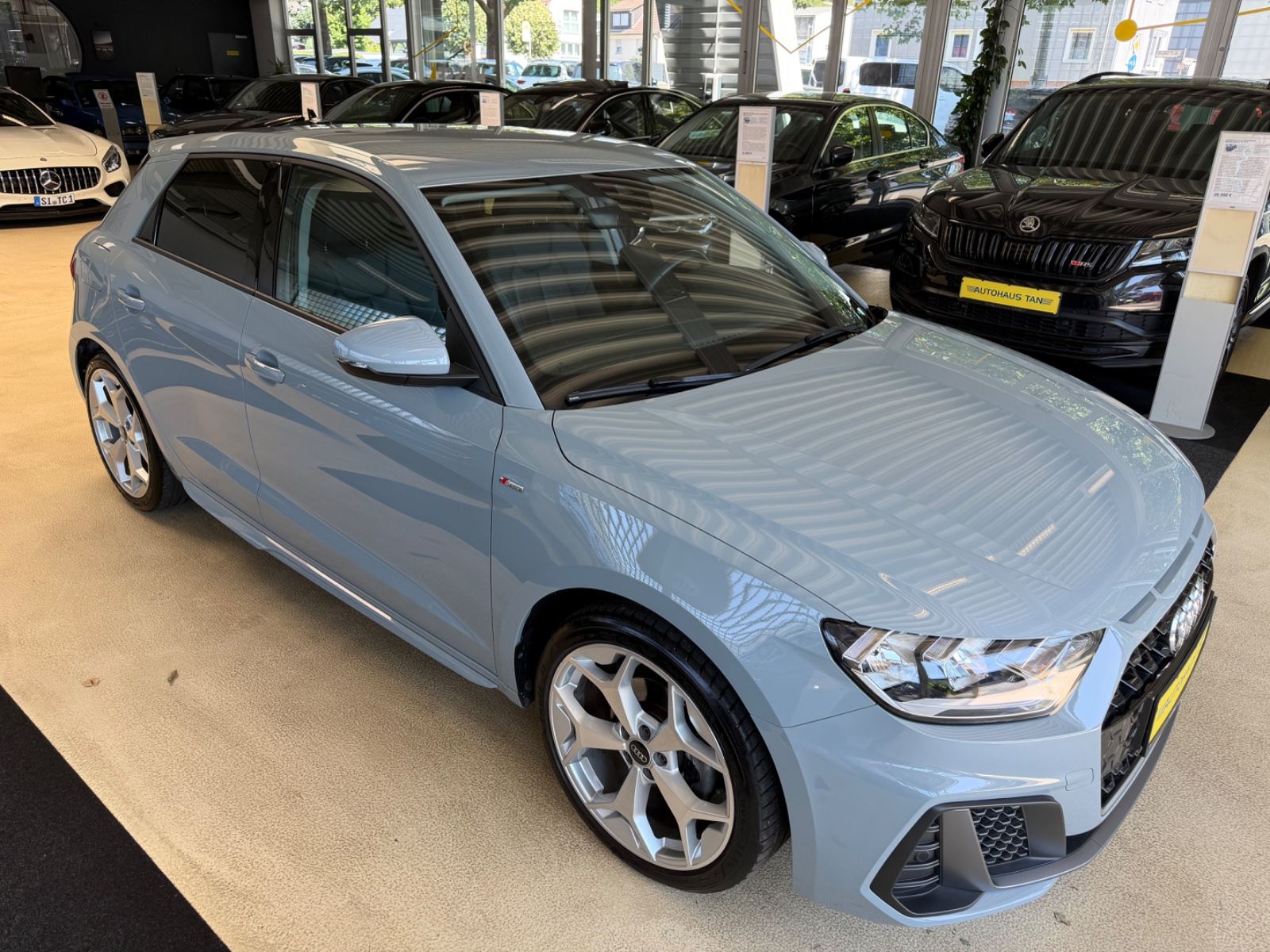 Fahrzeugabbildung Audi A1 Sportback 30* S line Sport * VOLL-LEDER *