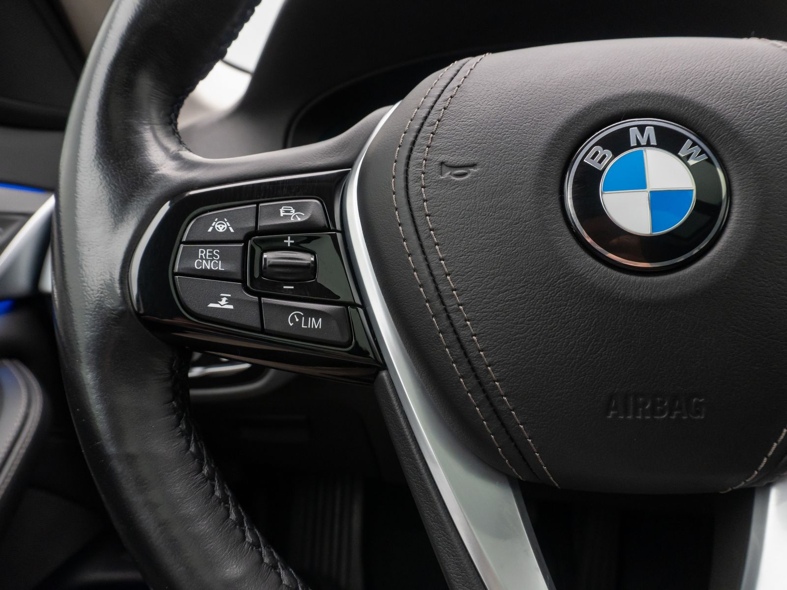Fahrzeugabbildung BMW 540i xD Luxury Line HUD DAB Massage Panorama AHK