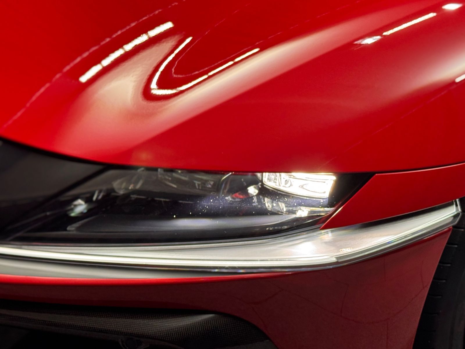 Fahrzeugabbildung Ferrari 12Cilindri|LIFT|FULL-CARBON|RACING-SEAT|ON STOCK