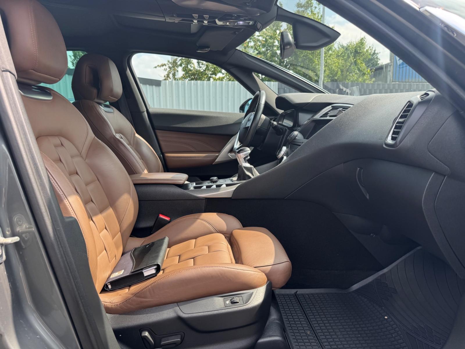 Car Image 28
