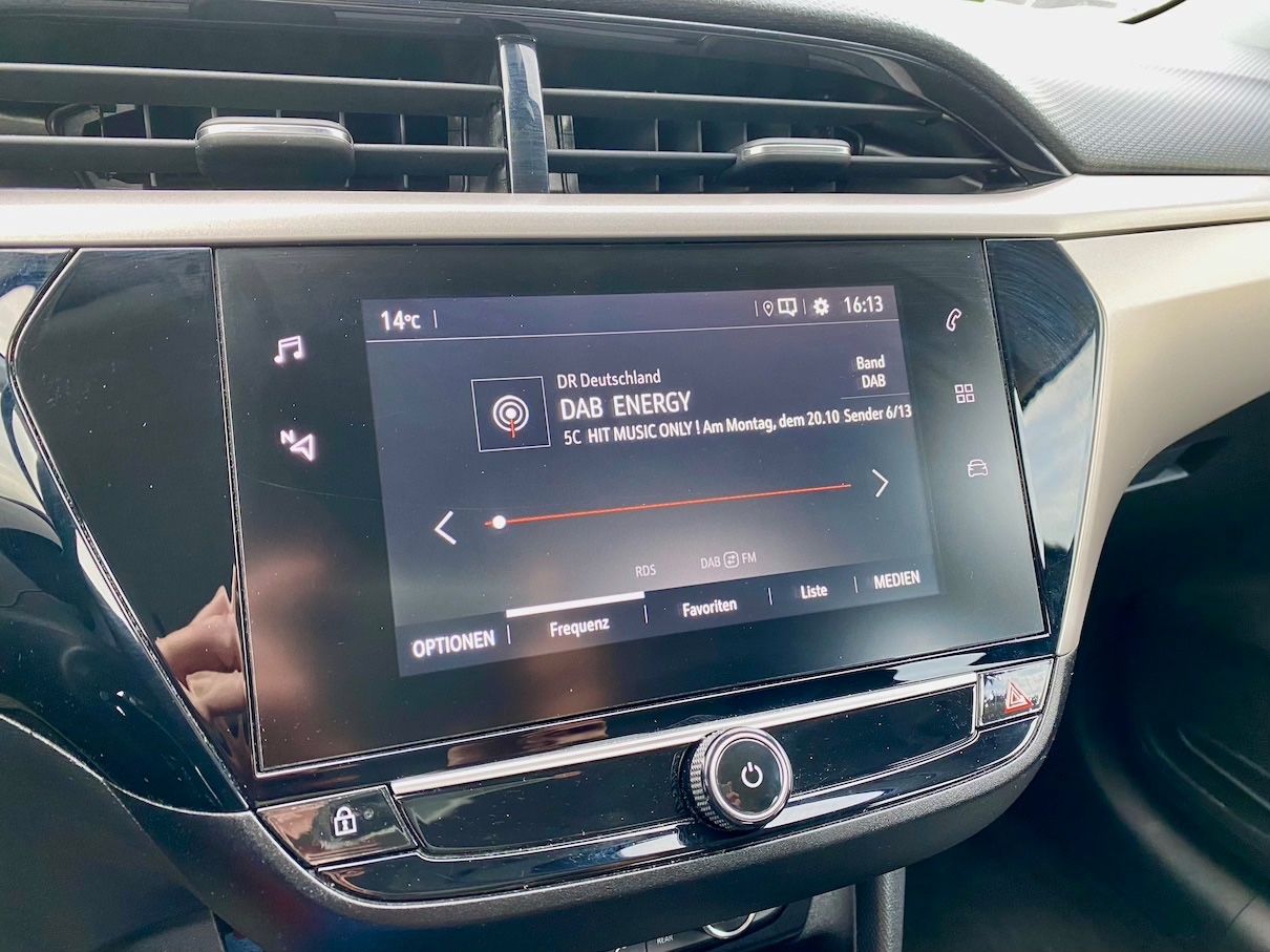 Fahrzeugabbildung Opel Corsa 1.2 Edition KLIMA NAVI GZJR SHZ PDC DAB+