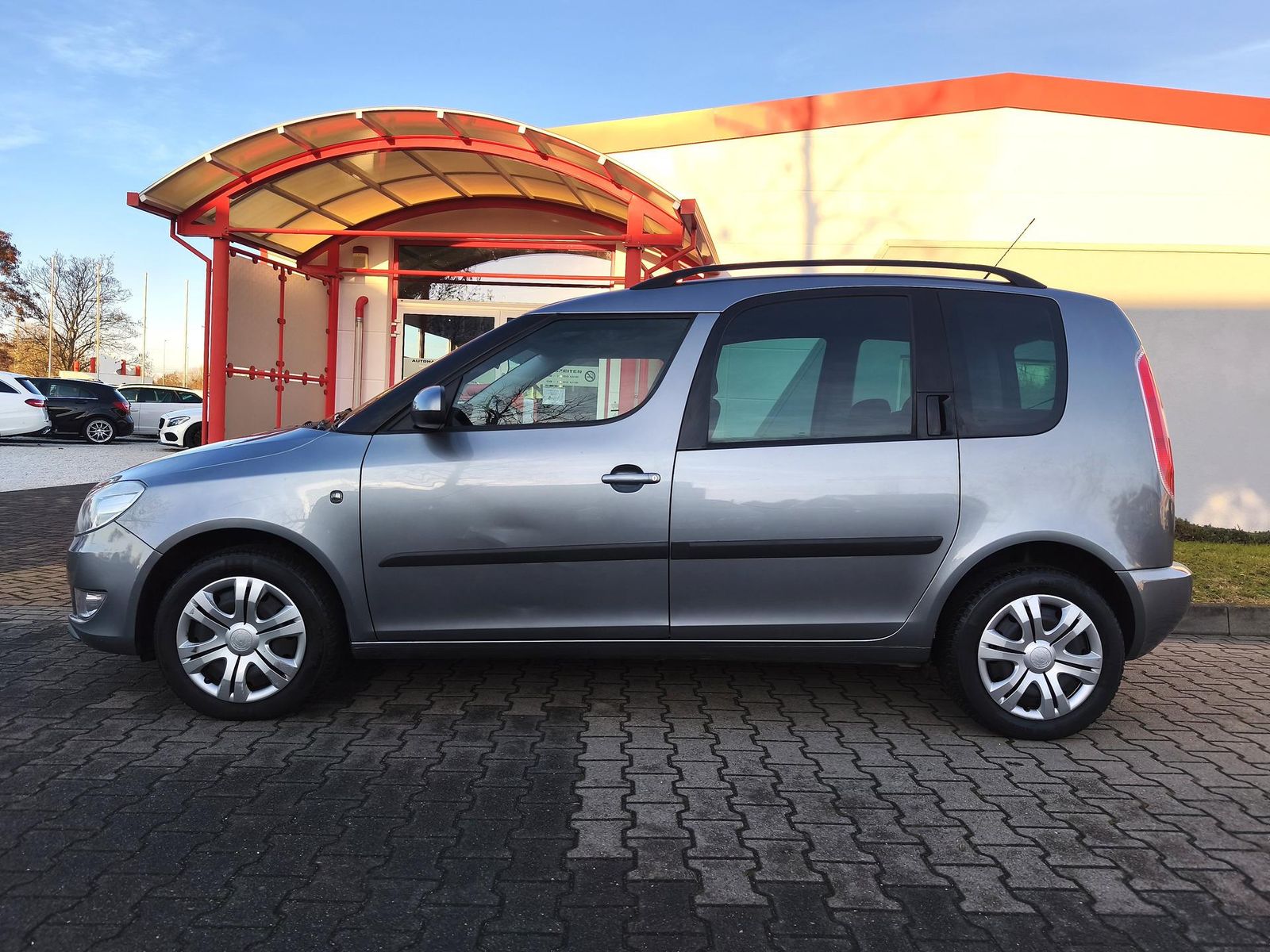 Fahrzeugabbildung SKODA Roomster 1.2 TSI Klimaauto/Tempo/Shz/PDC/Ahk