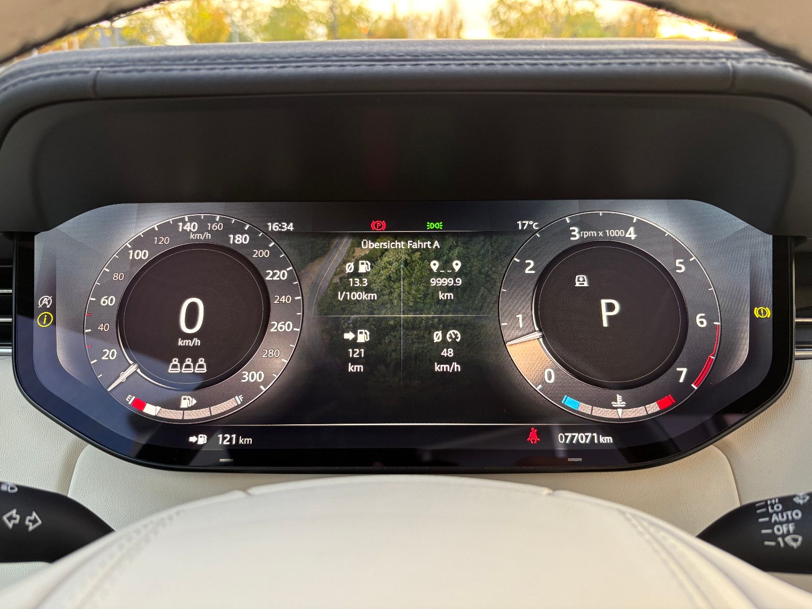 Fahrzeugabbildung Land Rover Range Rover HSE/FOND-TV/MASSAGE/PANO/360°/VOLL