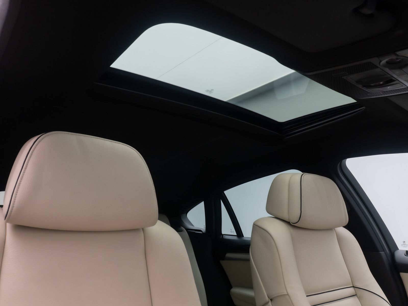 Fahrzeugabbildung BMW X6 M50d ACC HUD Bi-Xenon 360°SoftClose Alarm 20"