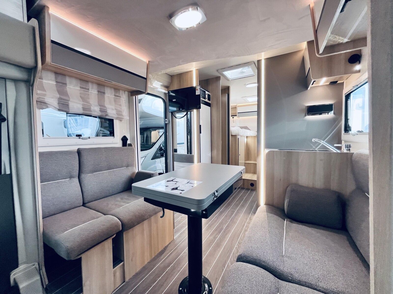 Fahrzeugabbildung NobelART T 7000 Ford