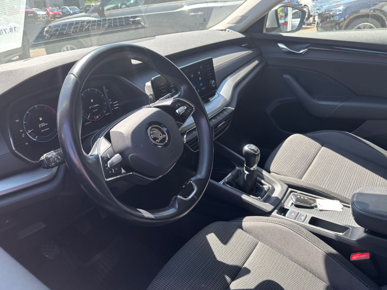 Fahrzeugabbildung SKODA Octavia Combi 2.0 TDI Tempomat LED