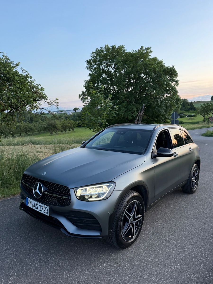 MERCEDES-BENZ Mercedes-Benz GLC300e 4MATIC - AMG 