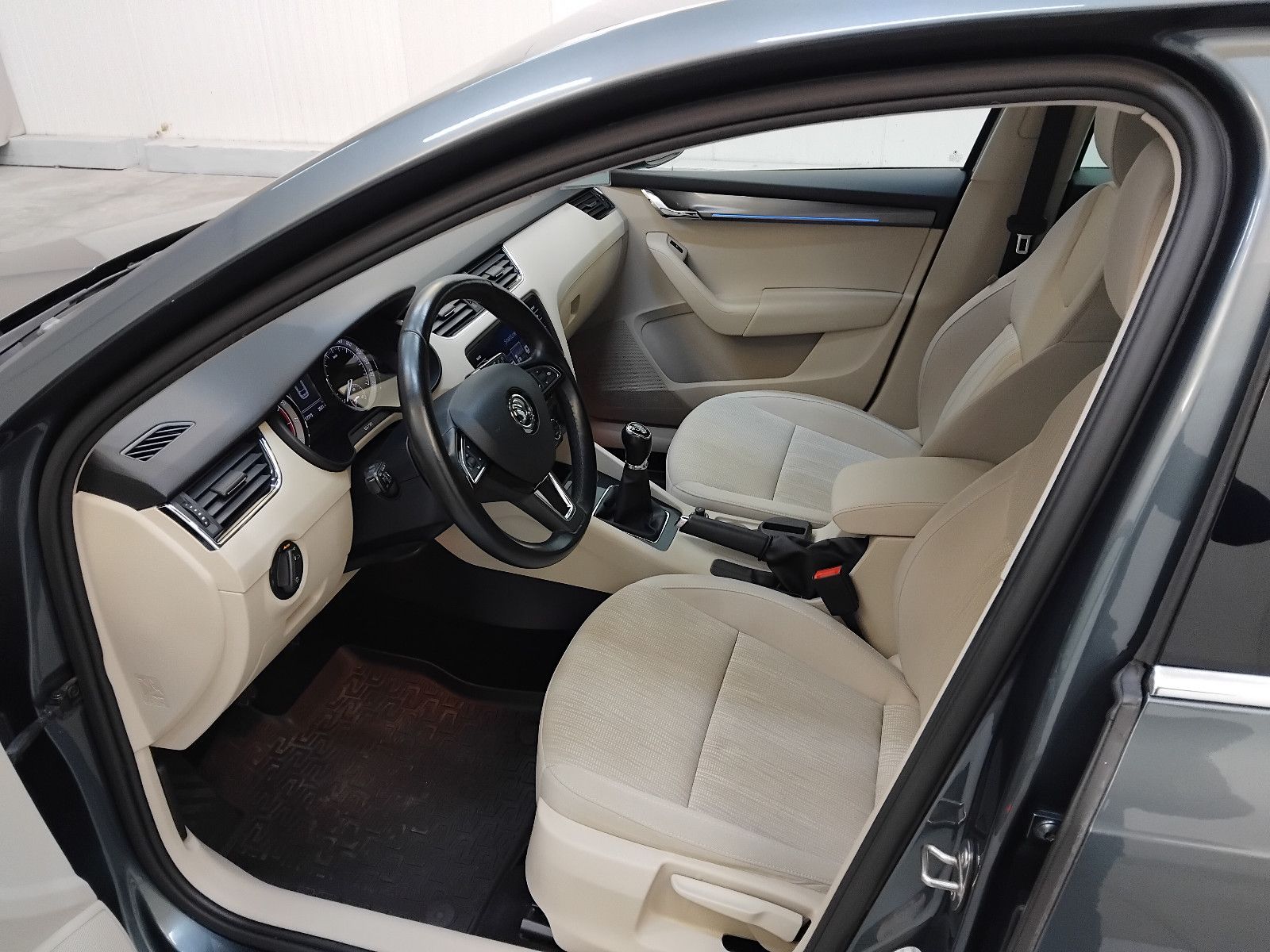 Skoda Octavia (02/2018, Benzin)